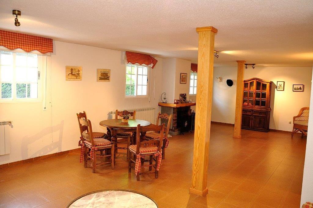 Вилла Casa Bellavista Becerril Бесерриль-де-ла-Сьерра Экстерьер фото